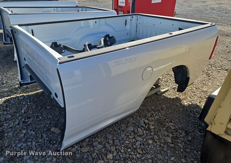 image for item EQ6811 Pickup truck bed