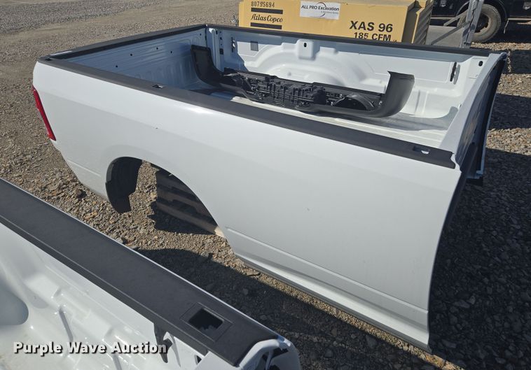 image for item EQ6811 Pickup truck bed