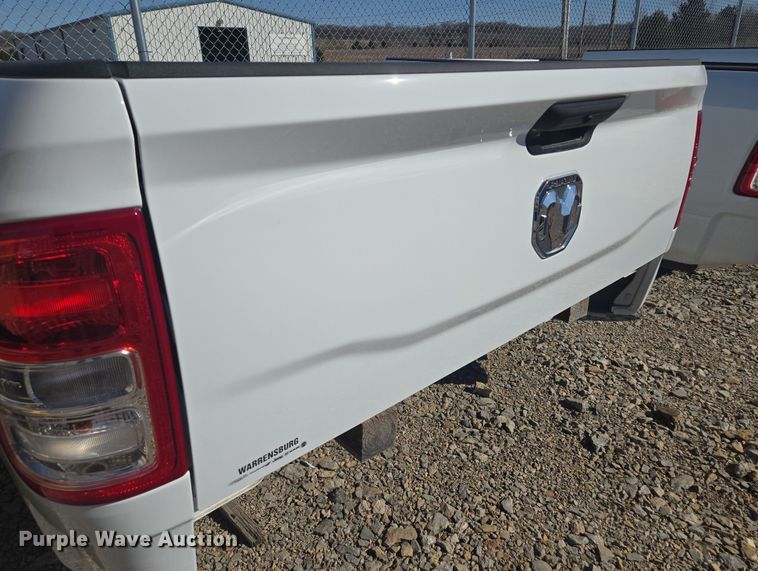 image for item EQ6811 Pickup truck bed