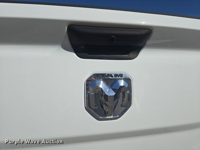 image for item EQ6811 Pickup truck bed