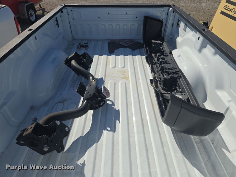 image for item EQ6811 Pickup truck bed