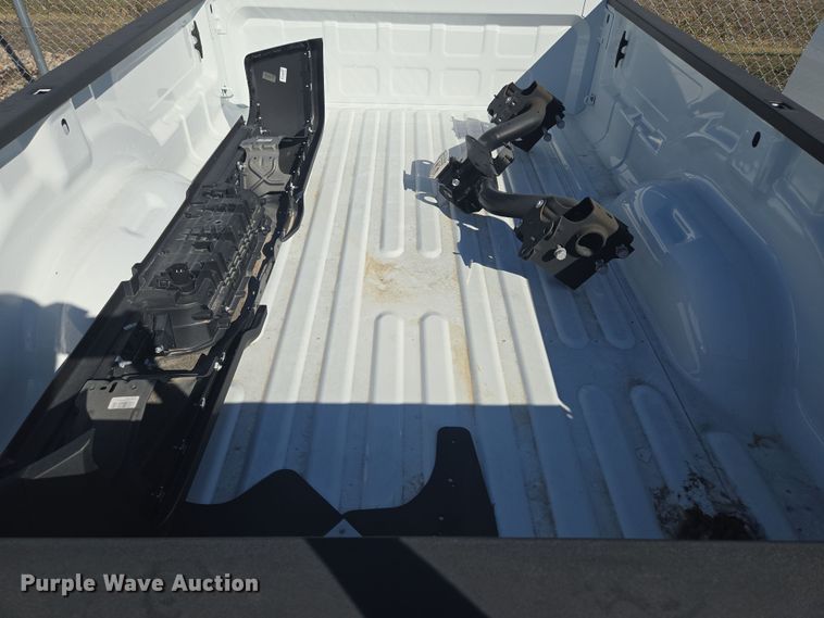 image for item EQ6811 Pickup truck bed