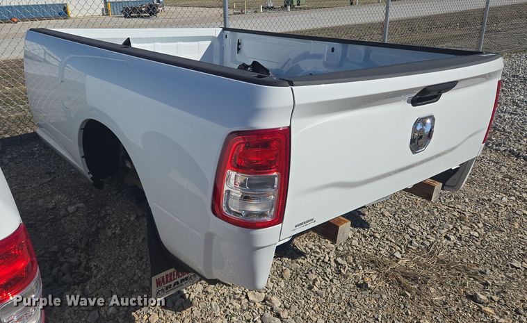 image for item EQ6813 Pickup truck bed 