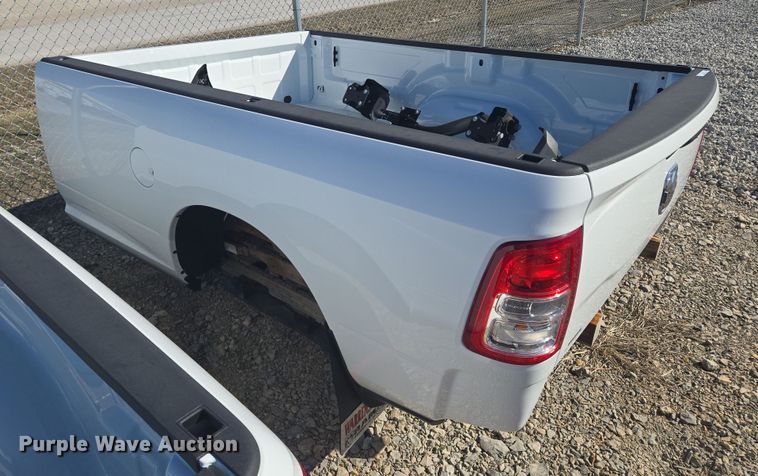 image for item EQ6813 Pickup truck bed 