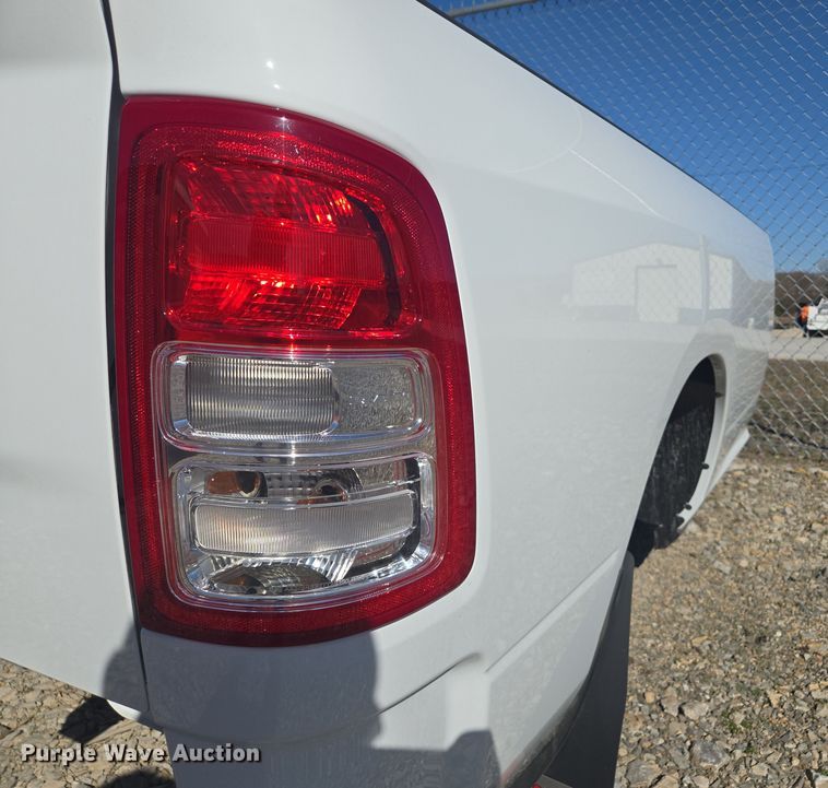 image for item EQ6813 Pickup truck bed 