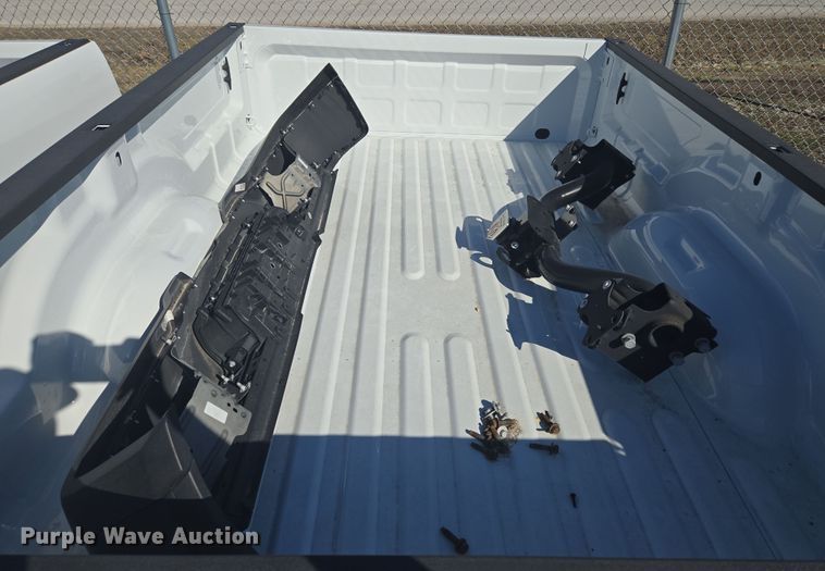 image for item EQ6813 Pickup truck bed 