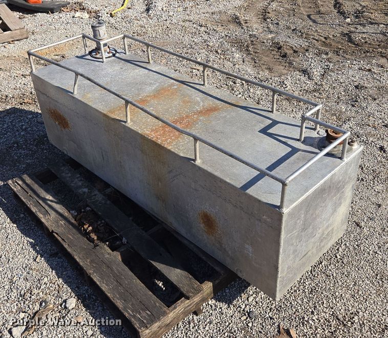 image for item EQ6839 Fuel tank 