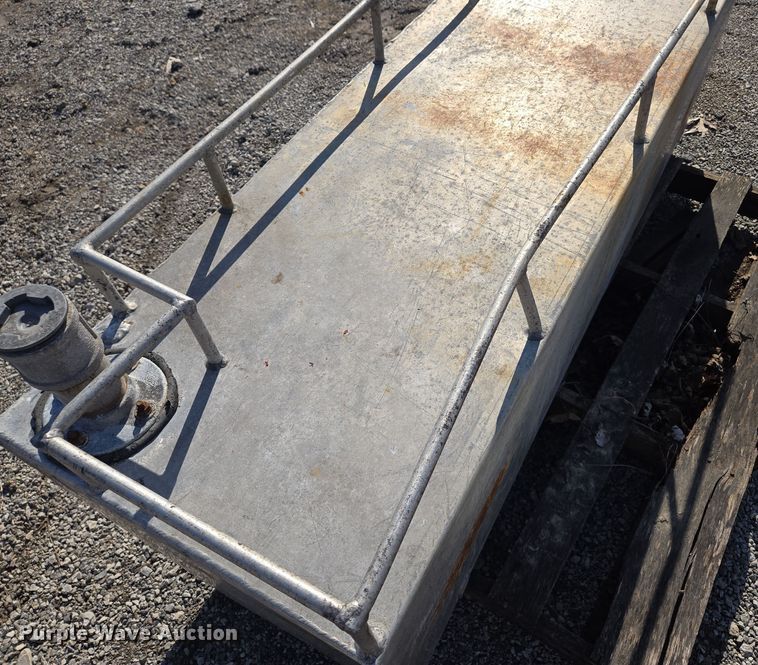 image for item EQ6839 Fuel tank 