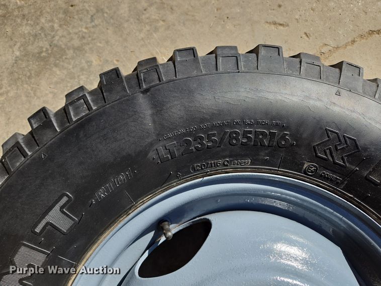 image for item EQ6844 (4) Hankook Dynamic MT LT235/85R16 tires and wheels