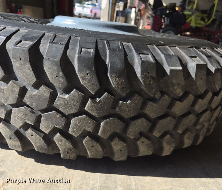 image for item EQ6844 (4) Hankook Dynamic MT LT235/85R16 tires and wheels