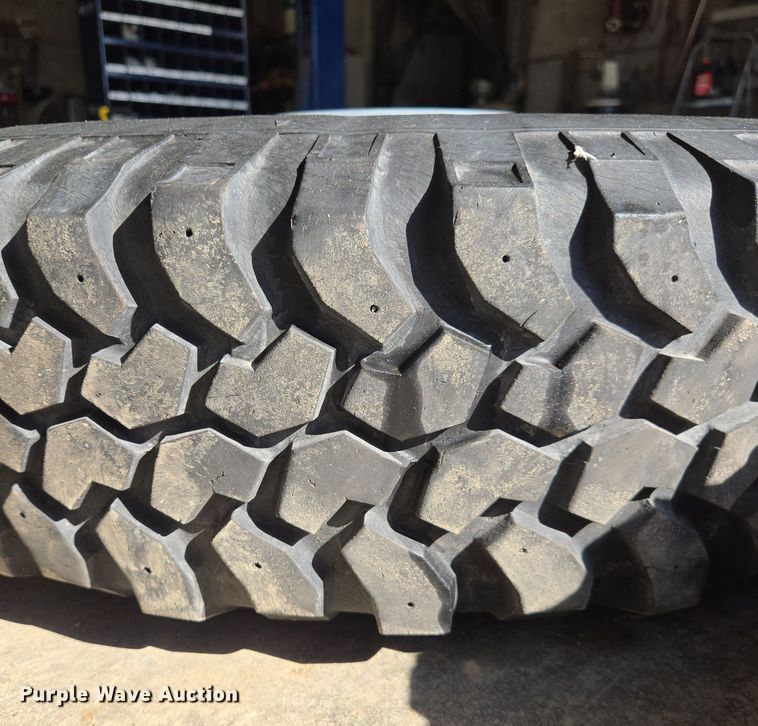 image for item EQ6844 (4) Hankook Dynamic MT LT235/85R16 tires and wheels