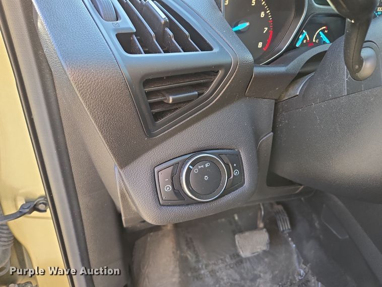 image for item EQ6864 2013 Ford  Escape  SUV