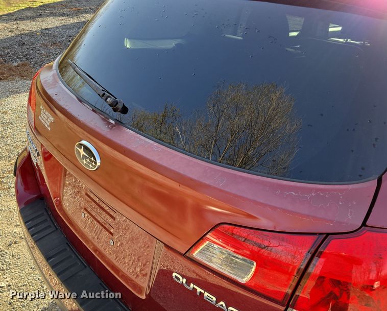 image for item EQ6865 2012 Subaru  Outback  SUV