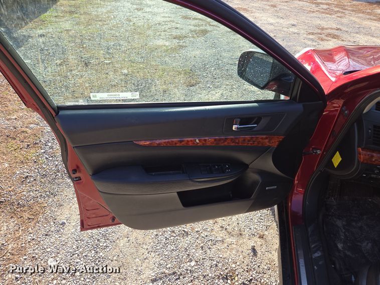 image for item EQ6865 2012 Subaru  Outback  SUV