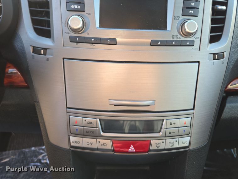 image for item EQ6865 2012 Subaru  Outback  SUV