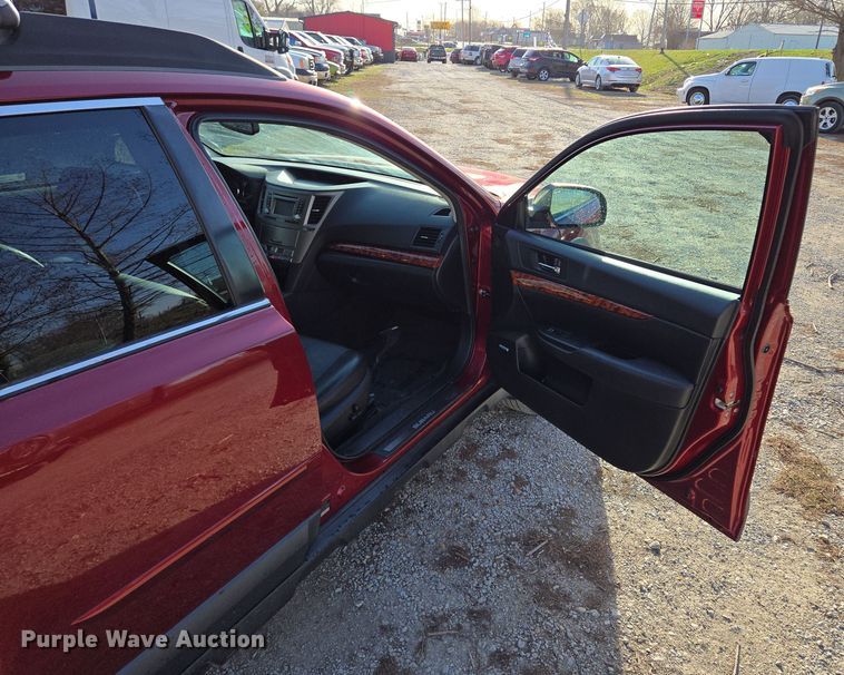 image for item EQ6865 2012 Subaru  Outback  SUV