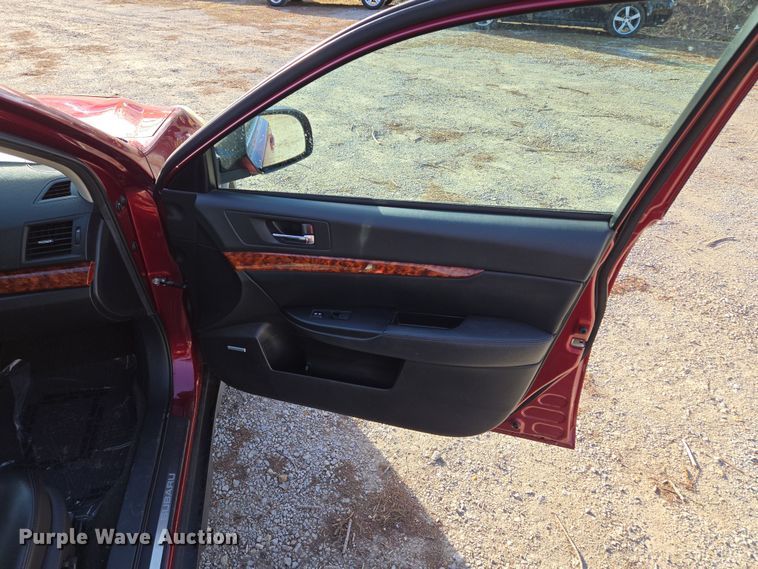 image for item EQ6865 2012 Subaru  Outback  SUV