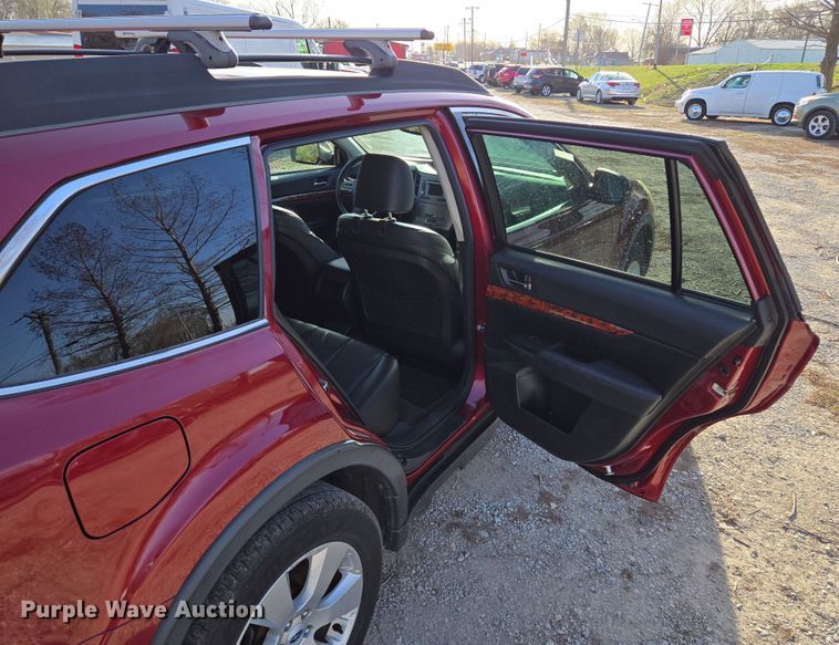 image for item EQ6865 2012 Subaru  Outback  SUV