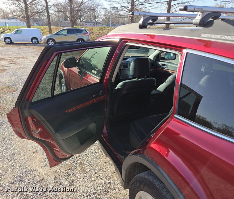 image for item EQ6865 2012 Subaru  Outback  SUV