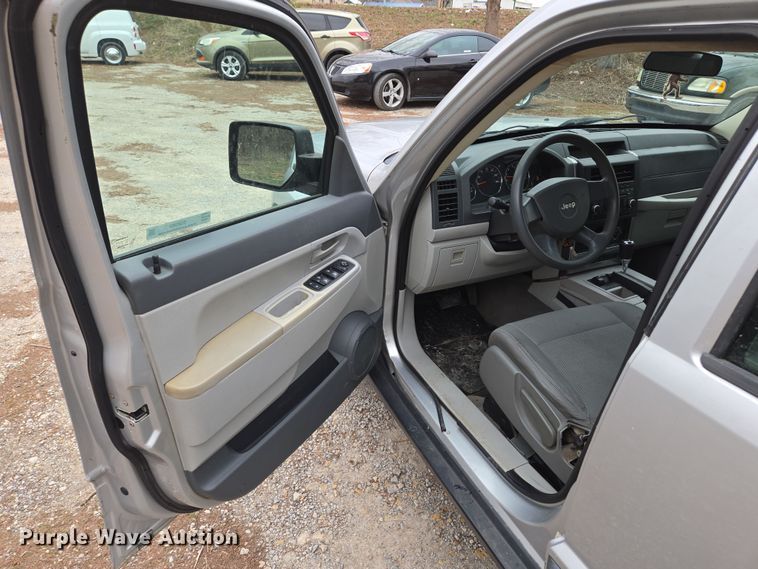 image for item EQ6869 2008 Jeep  Liberty SUV