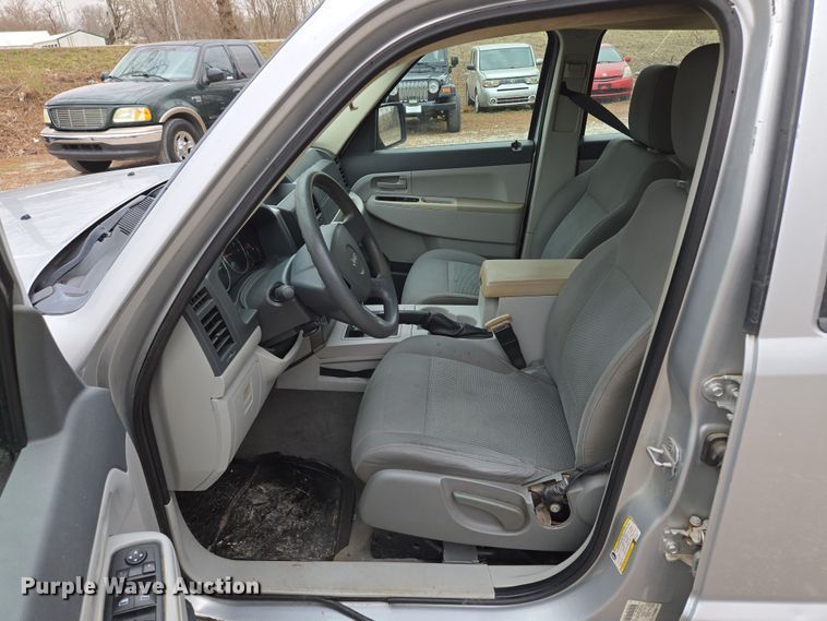 image for item EQ6869 2008 Jeep  Liberty SUV