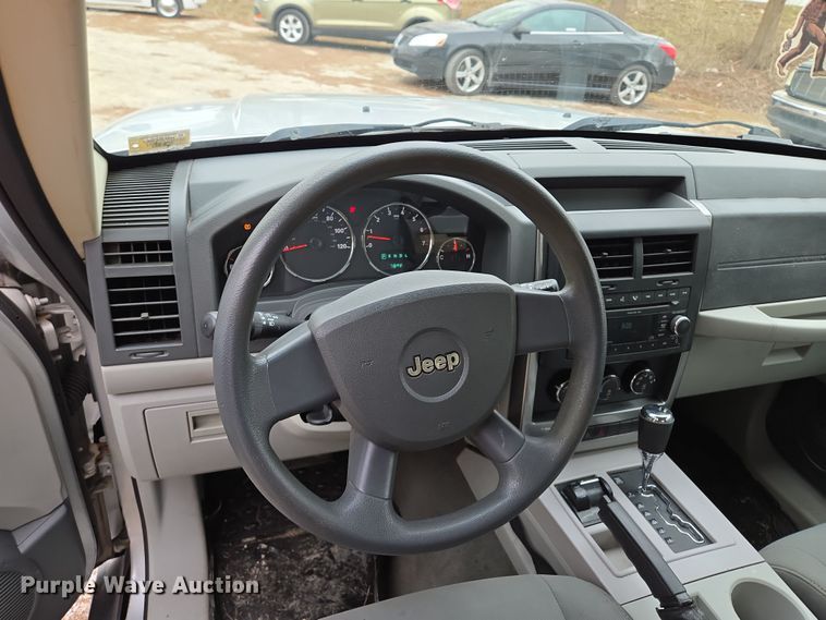 image for item EQ6869 2008 Jeep  Liberty SUV