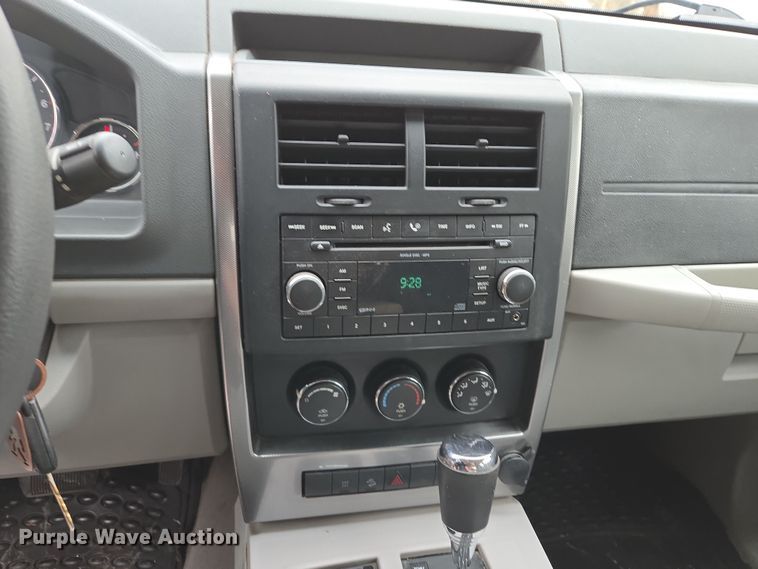 image for item EQ6869 2008 Jeep  Liberty SUV