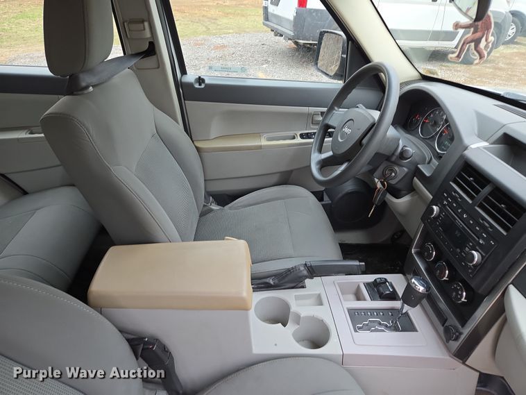 image for item EQ6869 2008 Jeep  Liberty SUV