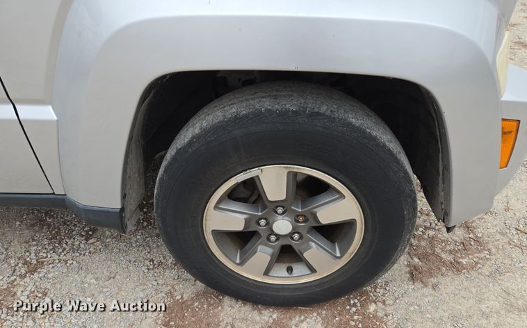 image for item EQ6869 2008 Jeep  Liberty SUV