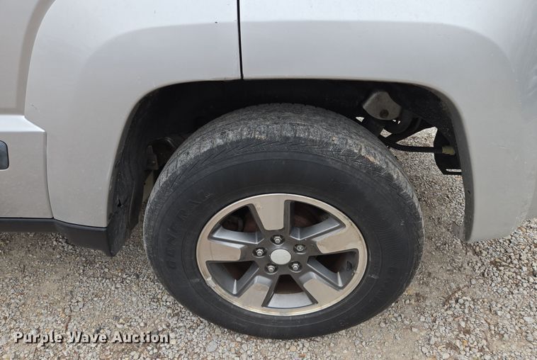 image for item EQ6869 2008 Jeep  Liberty SUV