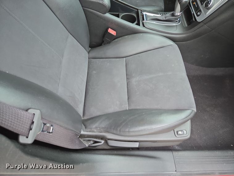 image for item EQ6870 2010 Chevrolet Malibu LT 