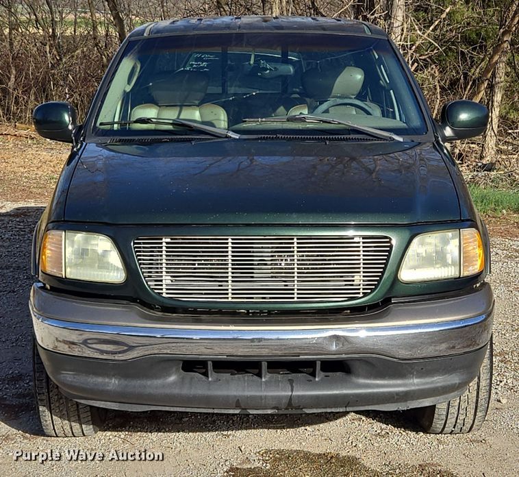 image for item EQ6871 2002 Ford F150 SuperCrew pickup truck