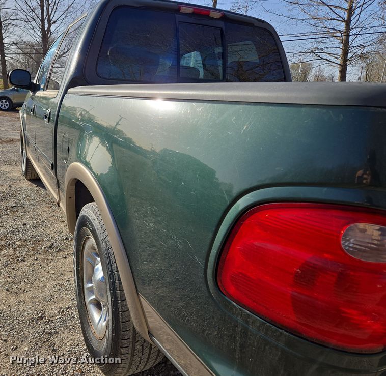 image for item EQ6871 2002 Ford F150 SuperCrew pickup truck