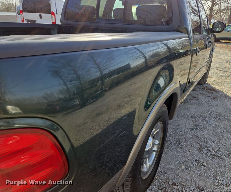 image for item EQ6871 2002 Ford F150 SuperCrew pickup truck