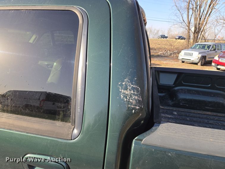 image for item EQ6871 2002 Ford F150 SuperCrew pickup truck