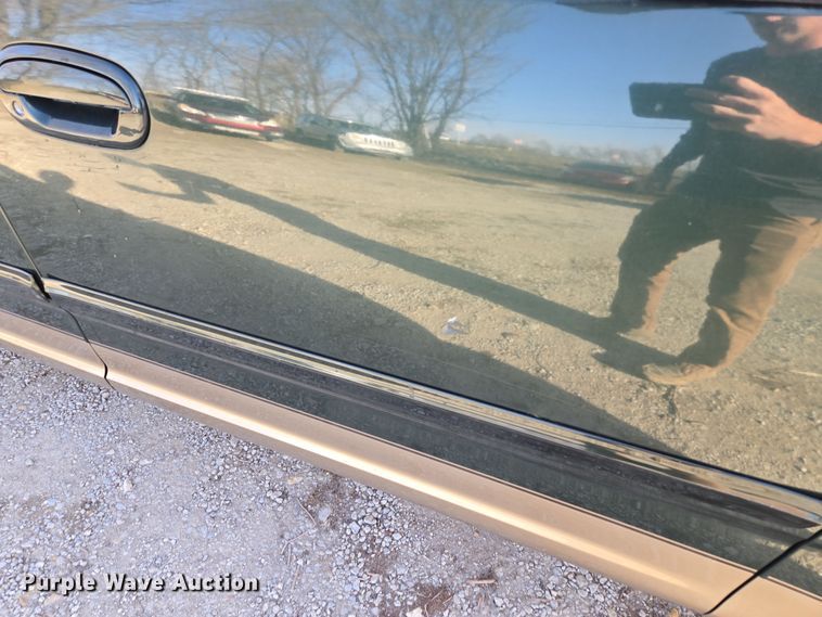 image for item EQ6871 2002 Ford F150 SuperCrew pickup truck