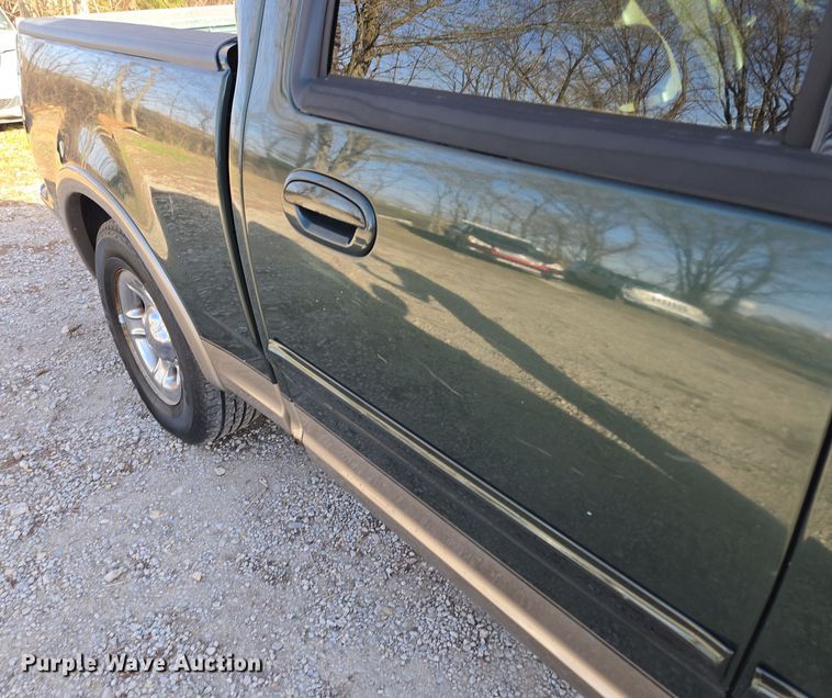 image for item EQ6871 2002 Ford F150 SuperCrew pickup truck