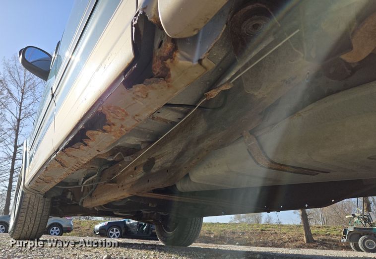 image for item EQ6871 2002 Ford F150 SuperCrew pickup truck