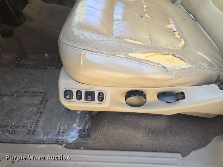 image for item EQ6871 2002 Ford F150 SuperCrew pickup truck