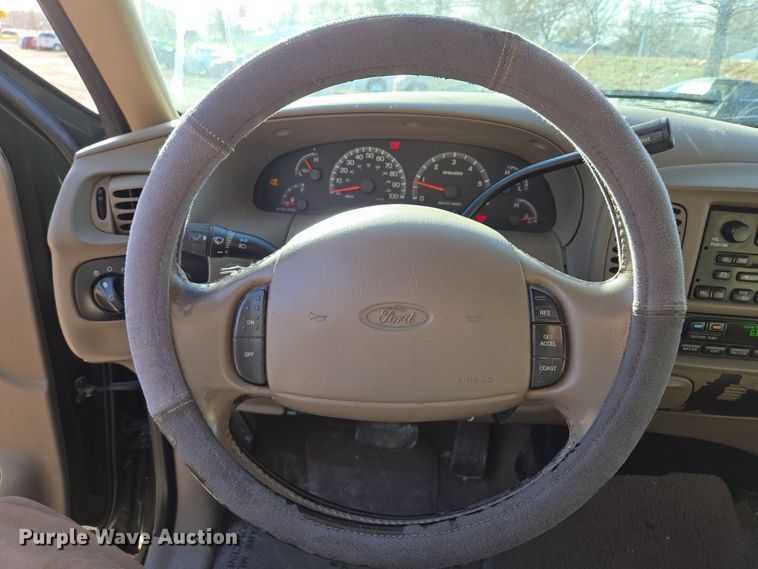 image for item EQ6871 2002 Ford F150 SuperCrew pickup truck