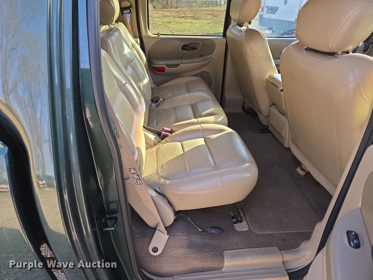 image for item EQ6871 2002 Ford F150 SuperCrew pickup truck