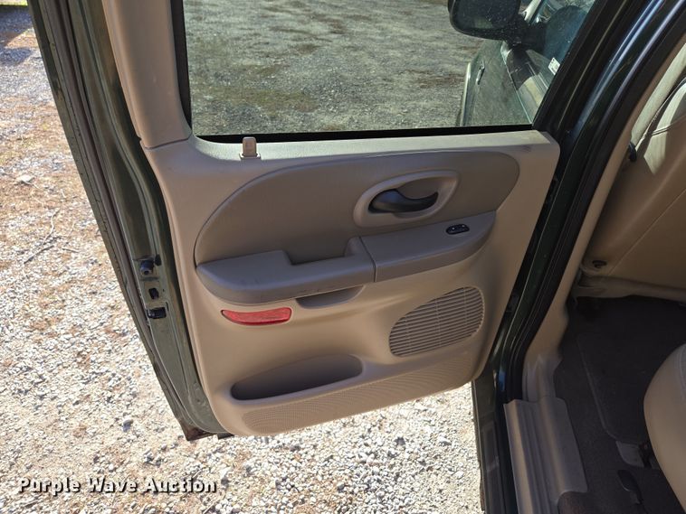 image for item EQ6871 2002 Ford F150 SuperCrew pickup truck