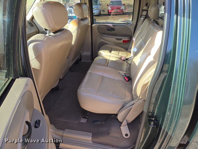 image for item EQ6871 2002 Ford F150 SuperCrew pickup truck