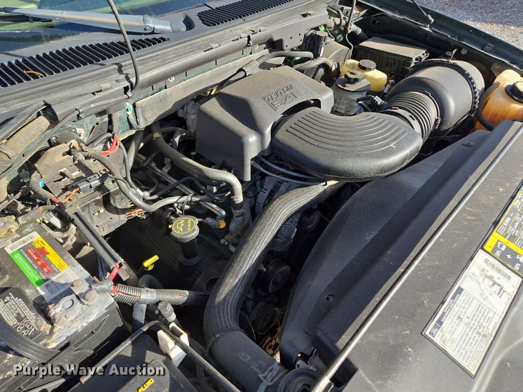 image for item EQ6871 2002 Ford F150 SuperCrew pickup truck