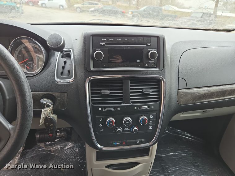 image for item EQ6873 2011 Dodge  Grand Caravan SUV