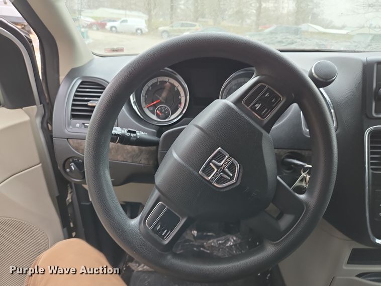 image for item EQ6873 2011 Dodge  Grand Caravan SUV