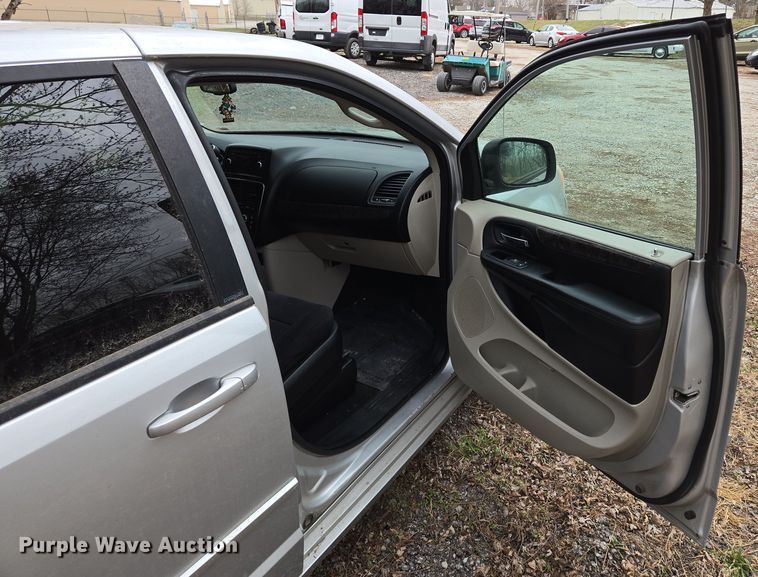 image for item EQ6873 2011 Dodge  Grand Caravan SUV