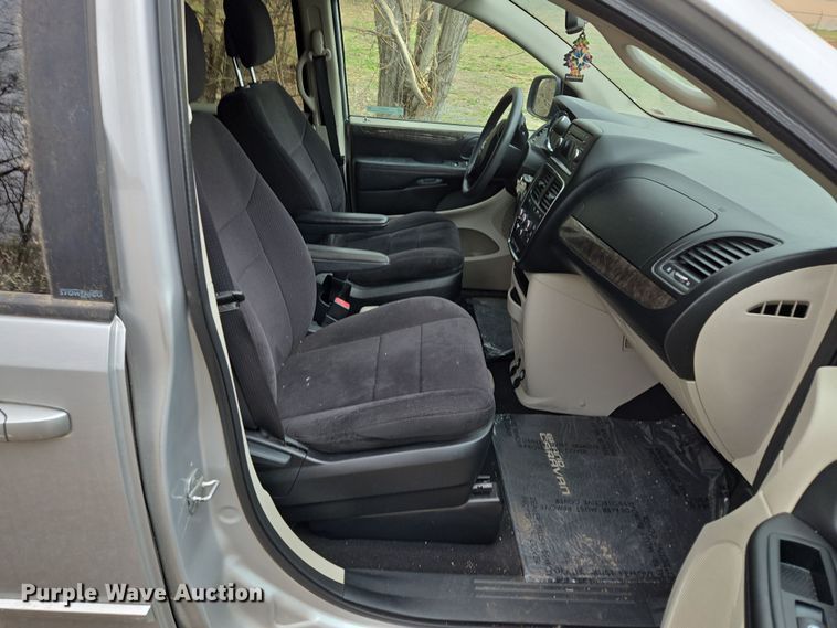 image for item EQ6873 2011 Dodge  Grand Caravan SUV