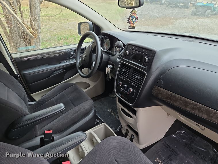 image for item EQ6873 2011 Dodge  Grand Caravan SUV