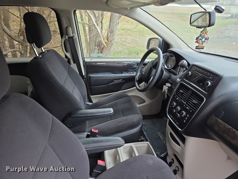 image for item EQ6873 2011 Dodge  Grand Caravan SUV